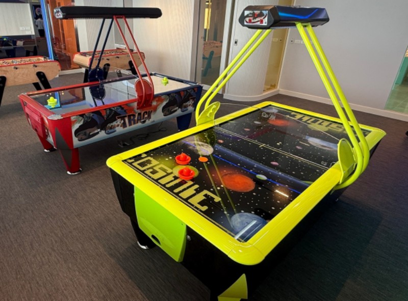 Top Air Hockey Tables for Residential & Commercial Spaces in 2026 - GamesDNA Thailand Top Air Hockey Tables for Residential & Commercial Spaces in 2026 - GamesDNA Thailand